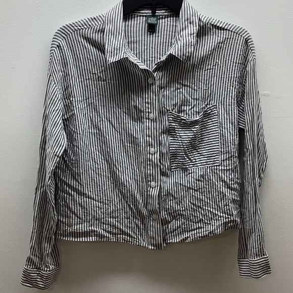 Wild Fable Size Small Monochrome Striped Shirt. Preloved - Picture 1 of 7